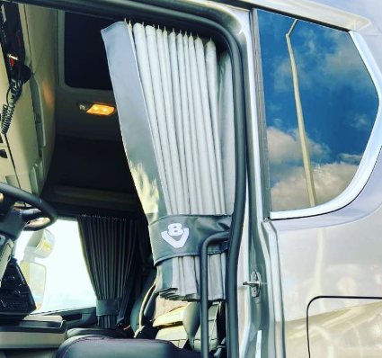 Zasłony-plisowane-do-ciężarówki-3png.png