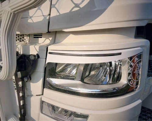 Brewki-reflektorów-lamp-scania-s-r