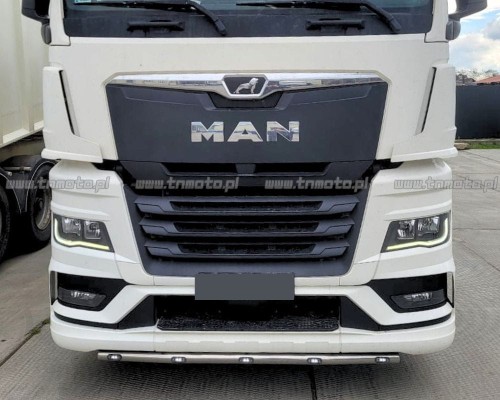 Orurowanie-pod-zderzak-man-tgx-II-środek