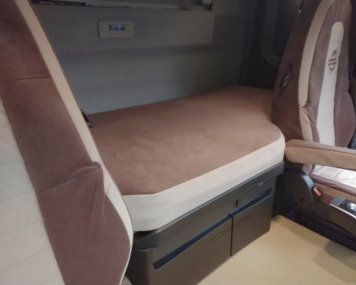 Pokrowiec-na-materac-łóżka-Volvo-fh4-fh5