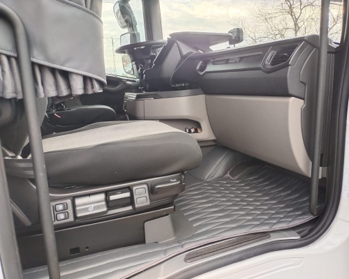 Dywaniki-scania-s-premium-class-dwukolorowe