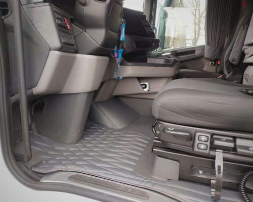 Dywaniki-scania-s-premium-class-dwukolorowe
