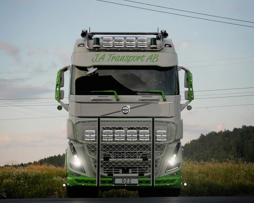 Reflektor dalekosiężny "Halogen" OZZ SQR P9"